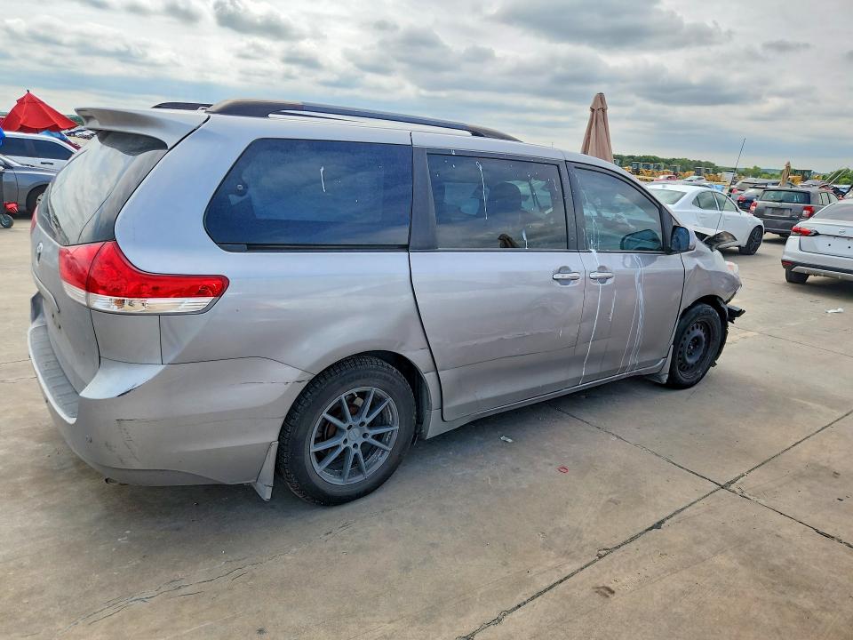 2013 Toyota VIN 5TDYK3DC9DS315479 COPART salvage auction — FRONT END, Tx - Salvage Vehicle Title, sold $1,000 on 2026-07-30 (photo 3)