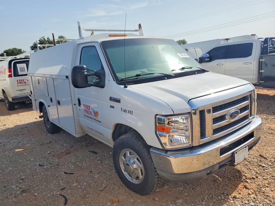 2010 Ford Econoline e350 VIN 1FDSE3FL0ADA52652 COPART salvage auction — MINOR DENT/SCRATCHES, Ok - Certificate Of Title, sold $1,950 on 2026-07-09 (photo 4)