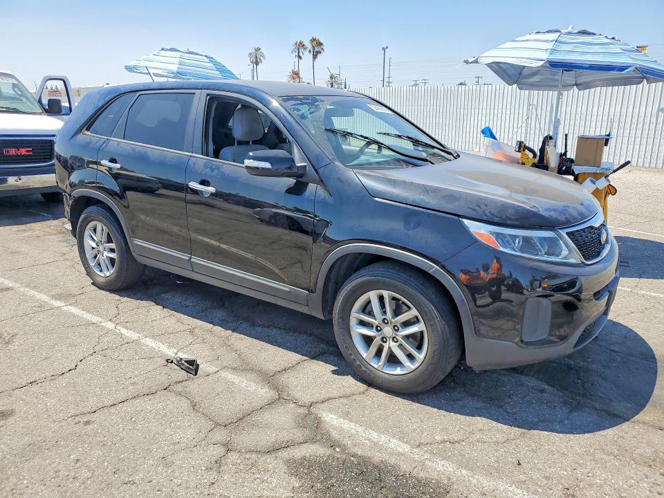2015 Kia Sorento VIN 5XYKT3A64FG629090 COPART salvage auction — VANDALISM, Ca - Salvage Certificate, sold $1,400 on 2026-07-31 (photo 4)