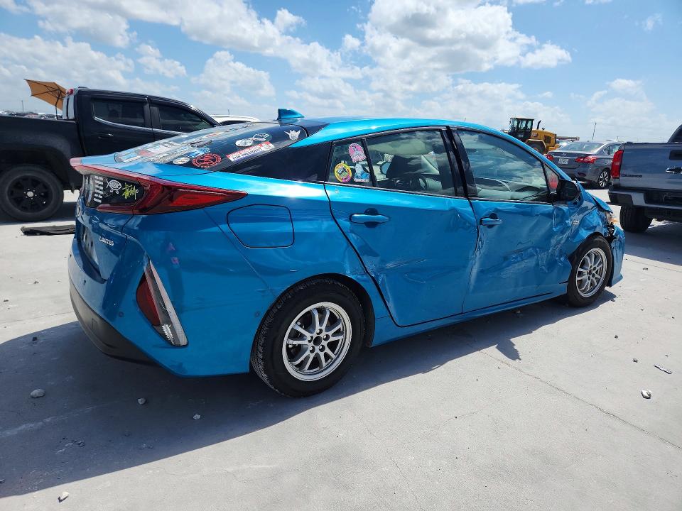 2020 Toyota Prius VIN JTDKARFP3L3132087 COPART salvage auction — SIDE, TX - SALVAGE VEHICLE TITLE (P), sold $3,450 on 2026-07-28 (photo 3)