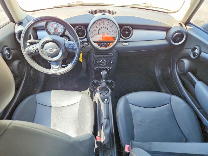 2011 Mini Cooper VIN WMWSU3C59BT096957 COPART salvage auction — SIDE, PA - CERTIFICATE OF SALVAGE, sold $800 on 2026-07-24 (photo 8)