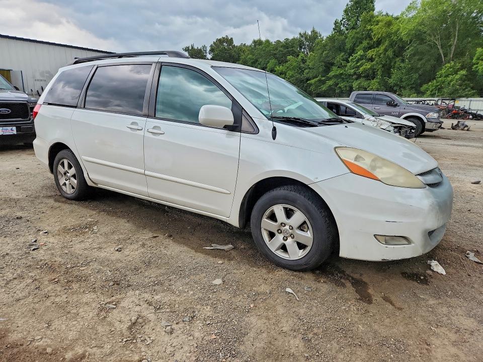 2008 Toyota Sienna VIN 5TDZK22C38S112966 COPART salvage auction — WATER/FLOOD, La - Certificate Of Destruction, sold $10 on 2026-07-23 (photo 4)