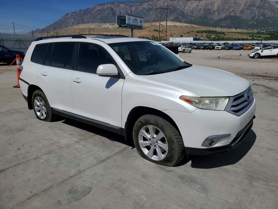2013 Toyota Highlander VIN 5TDBK3EH8DS235977 COPART salvage auction — UNDERCARRIAGE, Ut - Salvage Certificate, sold $150 on 2026-07-27 (photo 4)