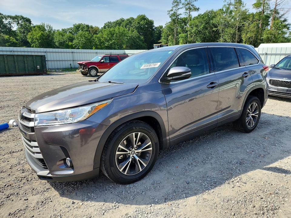 2017 Toyota Highlander VIN 5TDZZRFH1HS218066 COPART salvage auction — SIDE, Sc - Cert Of Title-Salvage, sold $6,800 on 2026-07-14 (photo 1)