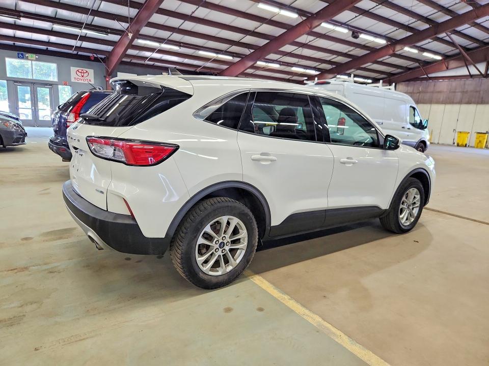 2020 Ford Escape VIN 1FMCU9G63LUB46496 COPART salvage auction — MINOR DENT/SCRATCHES, Wv - Certificate Of Title (P), sold $5,000 on 2026-07-10 (photo 3)
