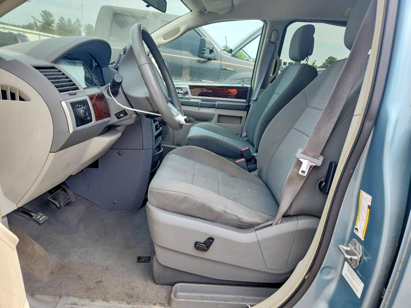 2010 Chrysler Town & country VIN 2A4RR5D17AR300181 COPART salvage auction — FRONT END, Pa - Cert Of Title, sold $550 on 2026-07-18 (photo 7)