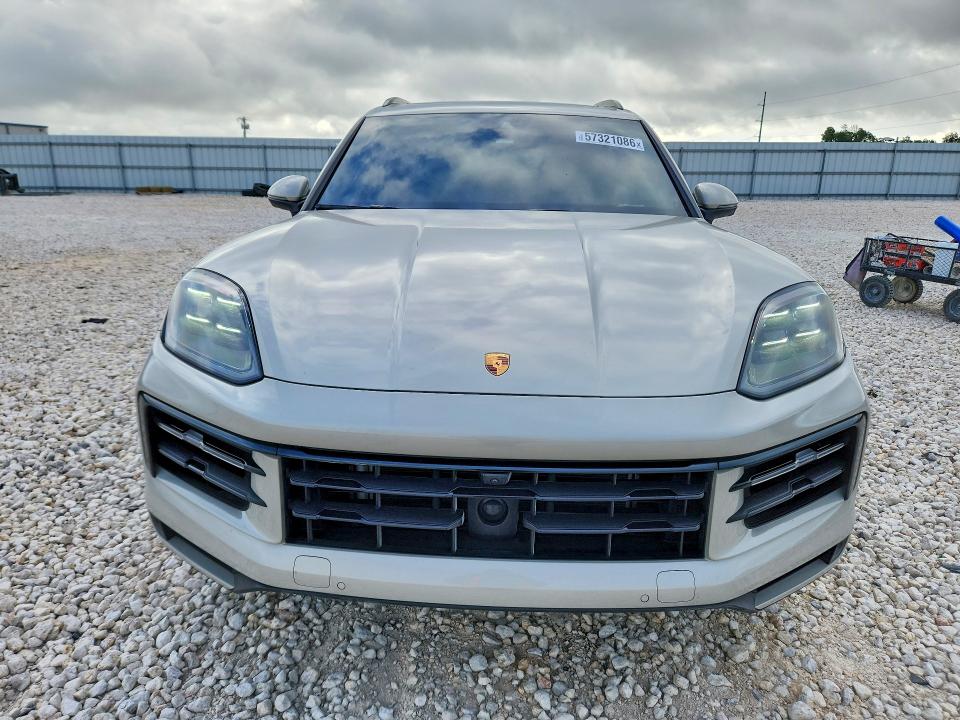 2025 Porsche Cayenne VIN WP1AA2AY7SDA02792 COPART salvage auction — REAR END, Tx - Salvage Vehicle Title, sold $48,750 on 2026-08-13 (photo 5)