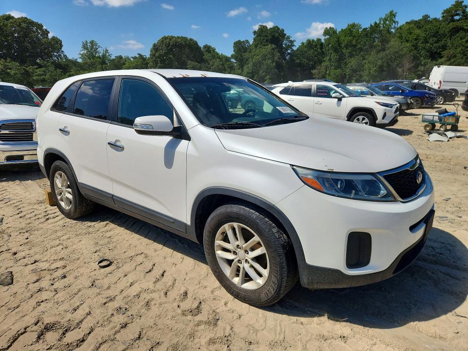 2015 Kia Sorento VIN 5XYKT3A69FG564978 COPART salvage auction — NORMAL WEAR, De - Certificate Of Title, sold $1,100 on 2026-07-14 (photo 4)