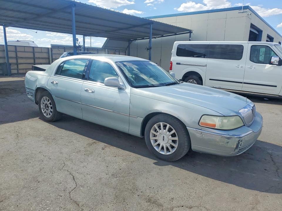 2007 Lincoln TOWN CAR VIN 1LNHM81W17Y617942 COPART salvage auction — REAR END, Nm - Certificate Of Title, sold $275 on 2026-07-10 (photo 4)