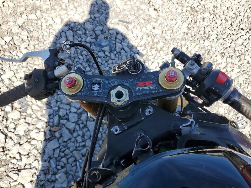2004 Suzuki Gsx-r1000 VIN JS1GT75A842100111 COPART salvage auction — ROLLOVER, KY - CERT OF TITLE-SALVAGE, sold $30 on 2026-07-23 (photo 7)
