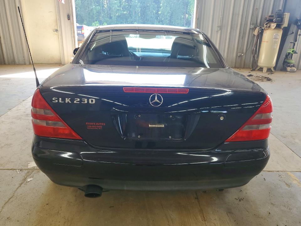 1999 Mercedes-benz Slk-klasse VIN WDBKK47F0XF095699 COPART salvage auction — FRONT END, Nc - Salvage Certificate Of Title, sold $775 on 2026-07-15 (photo 6)