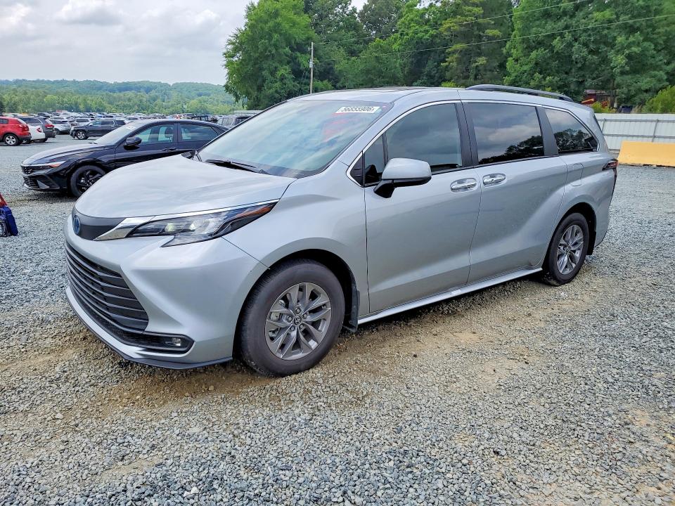 2025 Toyota Sienna VIN 5TDYRKEC7SS268941 COPART salvage auction — SIDE, Nc - Salvage Certificate Of Title, sold $26,000 on 2026-07-16 (photo 1)