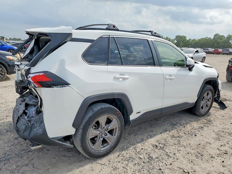 2024 Toyota Rav 4 VIN JTMRWRFV1RD246137 COPART salvage auction — REAR END, Tx - Salvage Vehicle Title, sold $8,000 on 2026-07-24 (photo 3)
