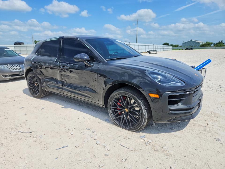 2022 Porsche Macan VIN WP1AF2A5XNLB31451 COPART salvage auction — SIDE, Tx - Salvage Vehicle Title, sold $35,000 on 2026-08-06 (photo 4)
