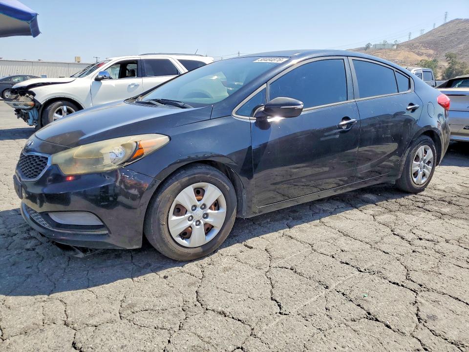2015 Kia Forte VIN KNAFX4A6XF5422110 COPART salvage auction — MINOR DENT/SCRATCHES, Ca - App For Dup Clean Or Ac, sold $1,400 on 2026-07-25 (photo 1)