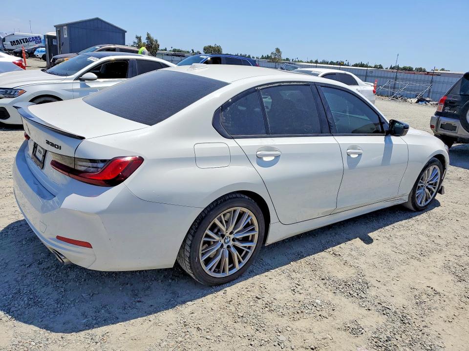 2023 BMW 3er VIN 3MW69FF03P8D40380 COPART salvage auction — ROOF, Ca - Salvage Certificate, sold $12,600 on 2026-07-09 (photo 3)