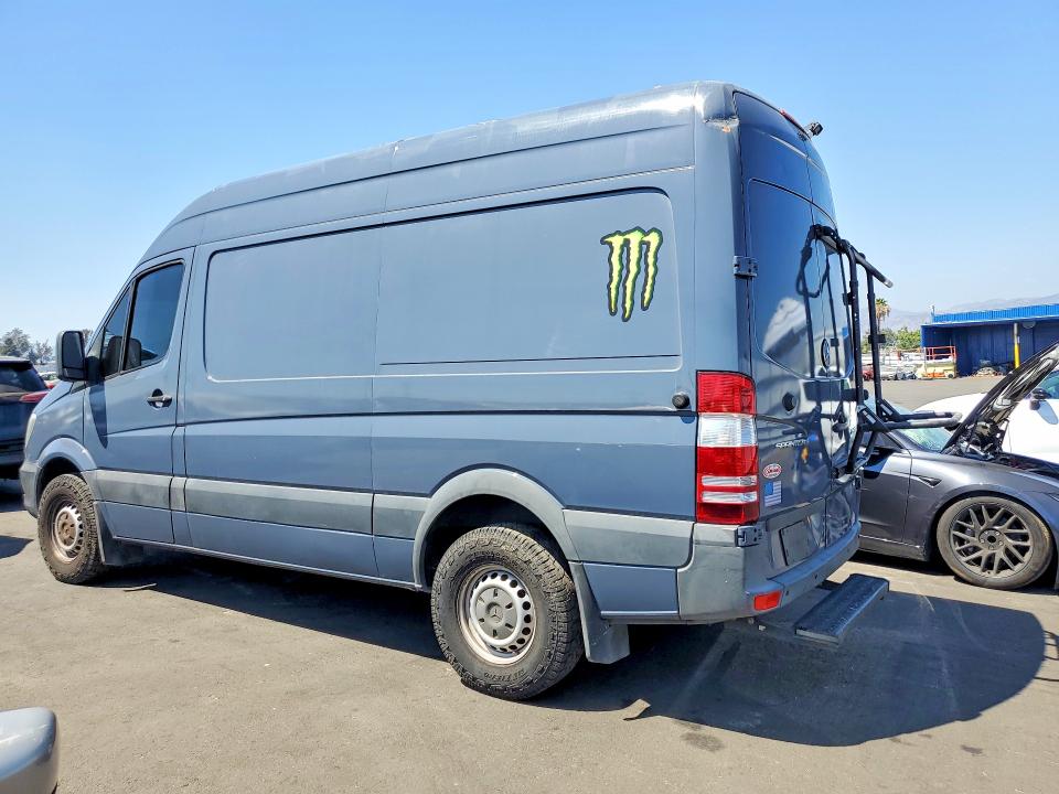 2018 Mercedes-benz Sprinter VIN WD3PE7CD1JP622584 COPART salvage auction — MINOR DENT/SCRATCHES, Ca - Dis/Dlr/Exp Only Clean Title (P), sold $4,350 on 2026-07-27 (photo 2)