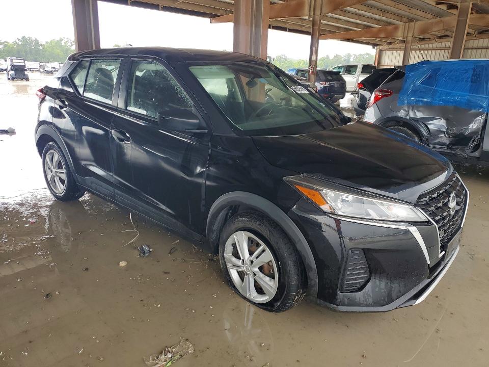 2022 Nissan Kicks VIN 3N1CP5BV7NL522085 COPART salvage auction — SIDE, Tx - Salvage Vehicle Title, sold $3,050 on 2026-07-02 (photo 4)