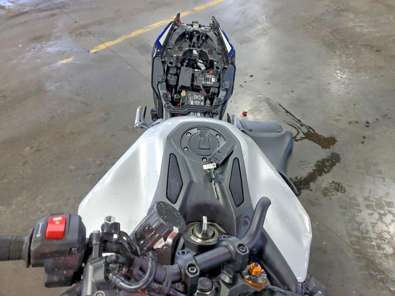 2025 Yamaha Mt VIN JYARN95E6SA002555 COPART salvage auction — SIDE, Mn - Cert Of Title-Salvage, sold $5,300 on 2026-07-30 (photo 5)