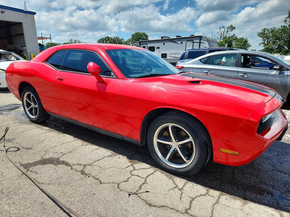 2010 Dodge Challenger VIN 2B3CJ4DV7AH265374 COPART salvage auction — HAIL, Ia - Cert Of Title-Salvage Title, sold $550 on 2026-07-22 (photo 4)