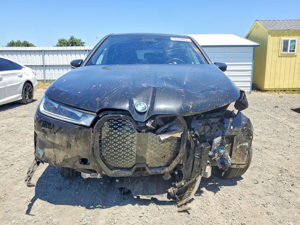 2025 BMW Ix VIN WB523CF04SCT67960 COPART salvage auction — FRONT END, CA - SALVAGE CERTIFICATE, sold $13,600 on 2026-08-27 (photo 5)