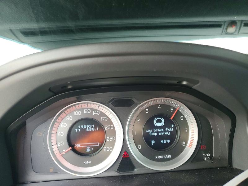 2011 Volvo Xc60 VIN YV4952DZ2B2222296 COPART salvage auction — WATER/FLOOD, FL - CERT OF TITLE-SLVG REBLD FLOOD, sold $475 on 2026-07-22 (photo 9)