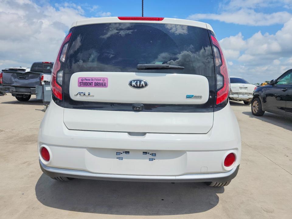 2017 Kia Soul VIN KNDJP3AE8H7021306 COPART salvage auction — FRONT END, Tx - Salvage W/Lemon Law Historty, sold $1,450 on 2026-07-13 (photo 6)
