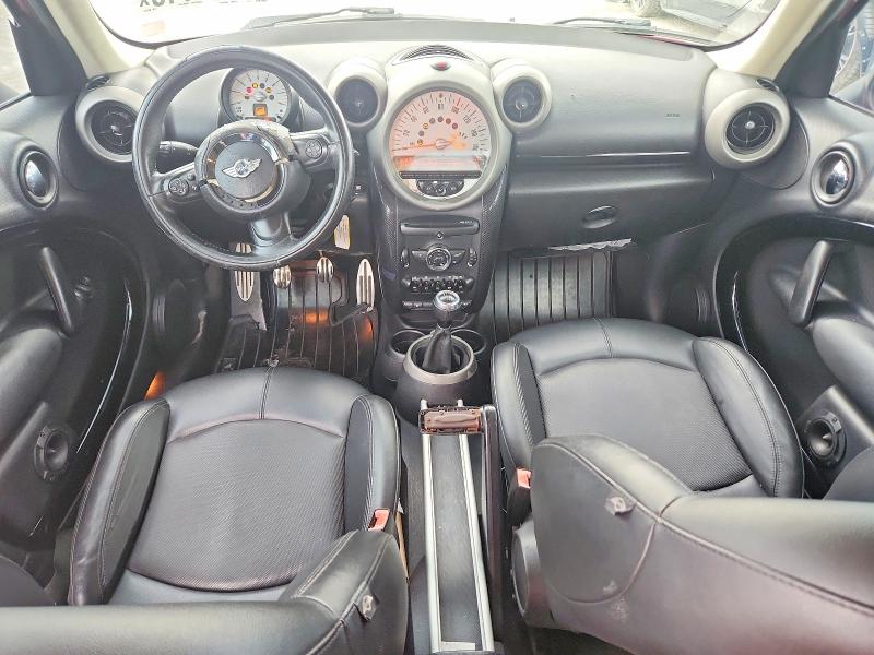 2011 Mini Cooper VIN WMWZC3C5XBWM25827 COPART salvage auction — MINOR DENT/SCRATCHES, Fl - Cert Of Title-Rebuilt, sold $975 on 2026-07-02 (photo 8)