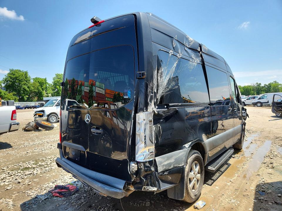 2019 Mercedes-benz Sprinter VIN WDZPF0CD9KP020883 COPART salvage auction — ROLLOVER, Oh - Cert Of Title-Salvage, sold $3,250 on 2026-07-11 (photo 3)