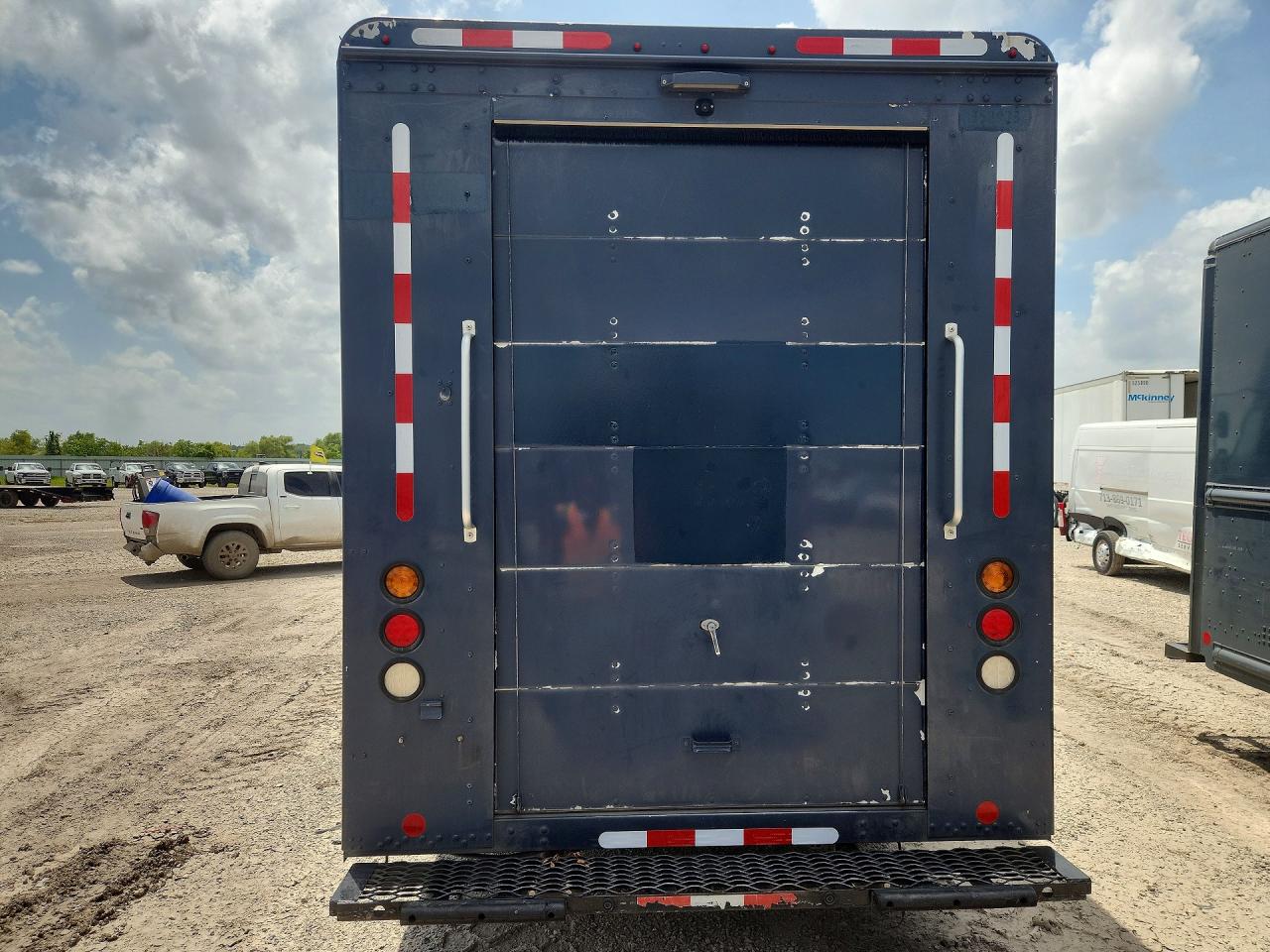 2020 Freightliner Mt45g VIN 4UZAC2EA7LCMH7981 COPART salvage auction — Minor Dent/Scratches, TX - CERTIFICATE OF TITLE, sold $20,000 on 2026-07-07 (photo 6)
