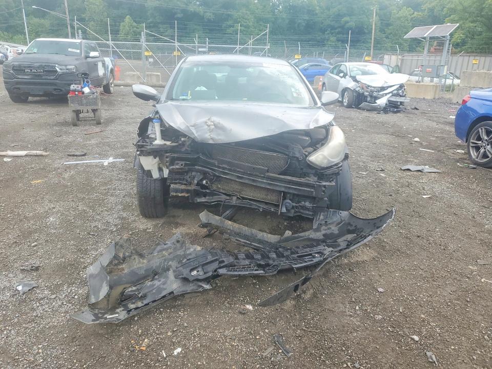 2012 Hyundai Elantra VIN KMHDH4AE0CU398833 COPART salvage auction — VANDALISM, Md - Certificate Of Title, sold $375 on 2026-07-23 (photo 5)