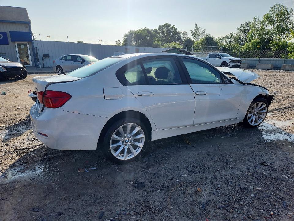 2018 BMW 3er VIN WBA8A3C56JA357524 COPART salvage auction — SIDE, Ky - Bill Of Sale/Part Only/No Titl, sold $100 on 2026-07-23 (photo 3)