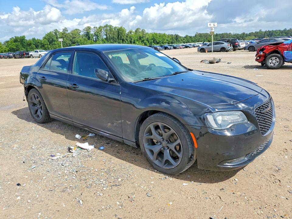 2021 Chrysler 300 VIN 2C3CCABG3MH660723 COPART salvage auction — REAR END, Id - Salvage Certificate Of Title, sold $8,500 on 2026-08-28 (photo 4)