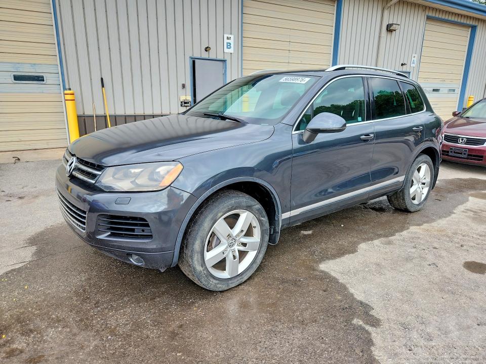 2014 Volkswagen Touareg VIN WVGEF9BP9ED014963 COPART salvage auction — MECHANICAL, PA - RECONSTRUCTED CLEAN, sold $475 on 2026-07-02 (photo 1)