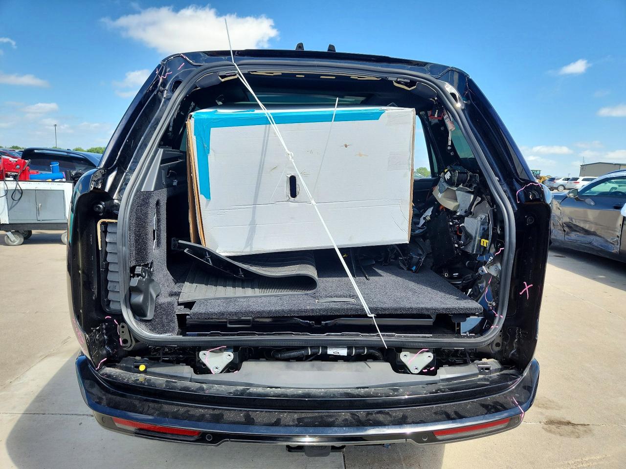 2023 Land Rover Range Rover VIN SALKP9FU9PA010798 COPART salvage auction — Rear End, TX - SALVAGE VEHICLE TITLE, sold $62,000 on 2026-07-02 (photo 6)