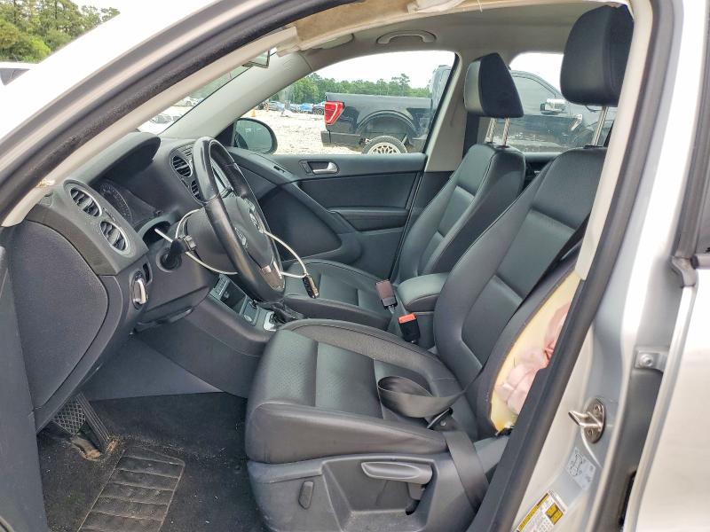 2017 Volkswagen Tiguan VIN WVGBV7AX5HK027138 COPART salvage auction — SIDE, Tx - Salvage Vehicle Title, sold $1,950 on 2026-08-07 (photo 7)