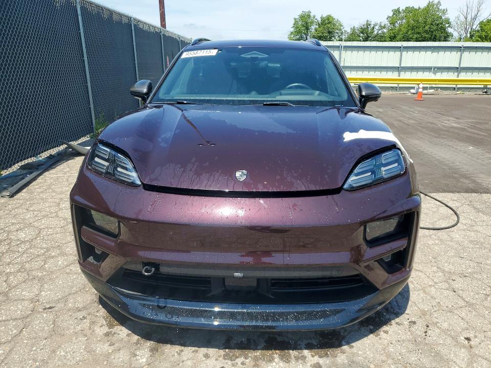 2024 Porsche Macan VIN WP1AC2XA2RL200309 COPART salvage auction — MINOR DENT/SCRATCHES, MI - CERTIFICATE OF TITLE, sold $42,250 on 2026-07-07 (photo 5)