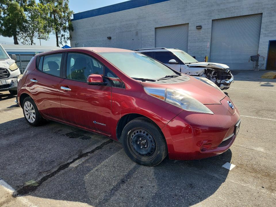 2013 Nissan Leaf VIN 1N4AZ0CP6DC421122 COPART salvage auction — MINOR DENT/SCRATCHES, Ca - Lien Papers-Clean Or Ac, sold $225 on 2026-07-02 (photo 4)