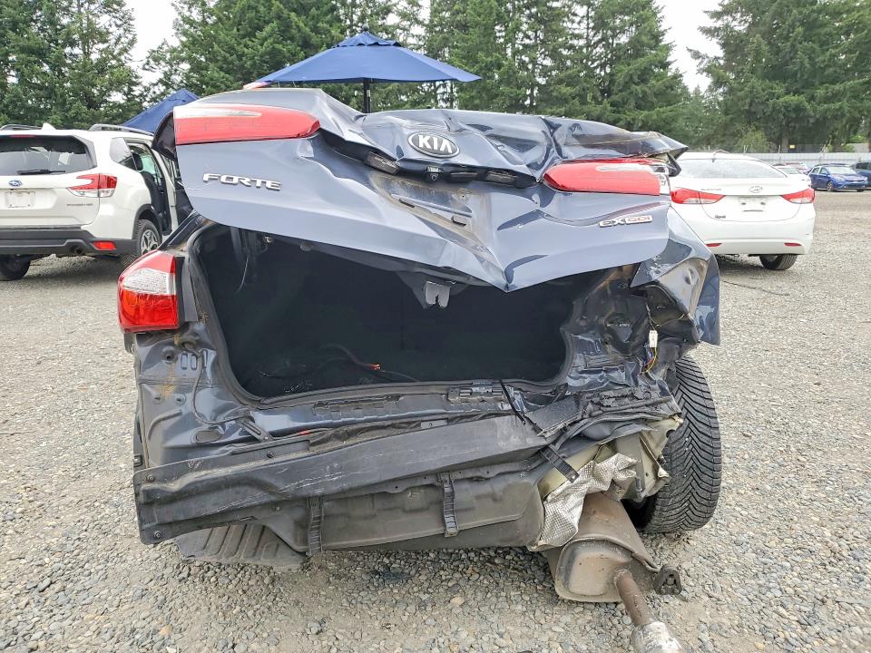 2016 Kia Forte VIN KNAFZ4A84G5578043 COPART salvage auction — REAR END, WA - BILL OF SALE, sold $1,500 on 2026-07-31 (photo 6)
