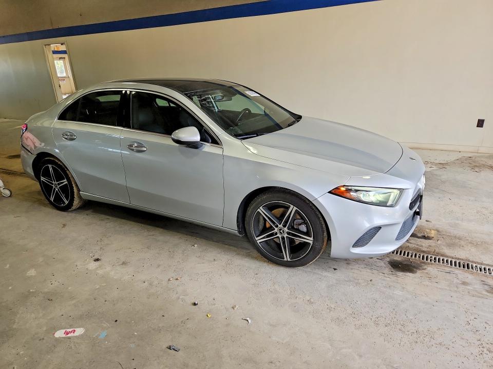 2020 Mercedes-benz A-klasse VIN W1K3G4FB1LJ200012 COPART salvage auction — REAR END, Va - Cert Of Title - Salvage, sold $2,700 on 2026-07-24 (photo 4)