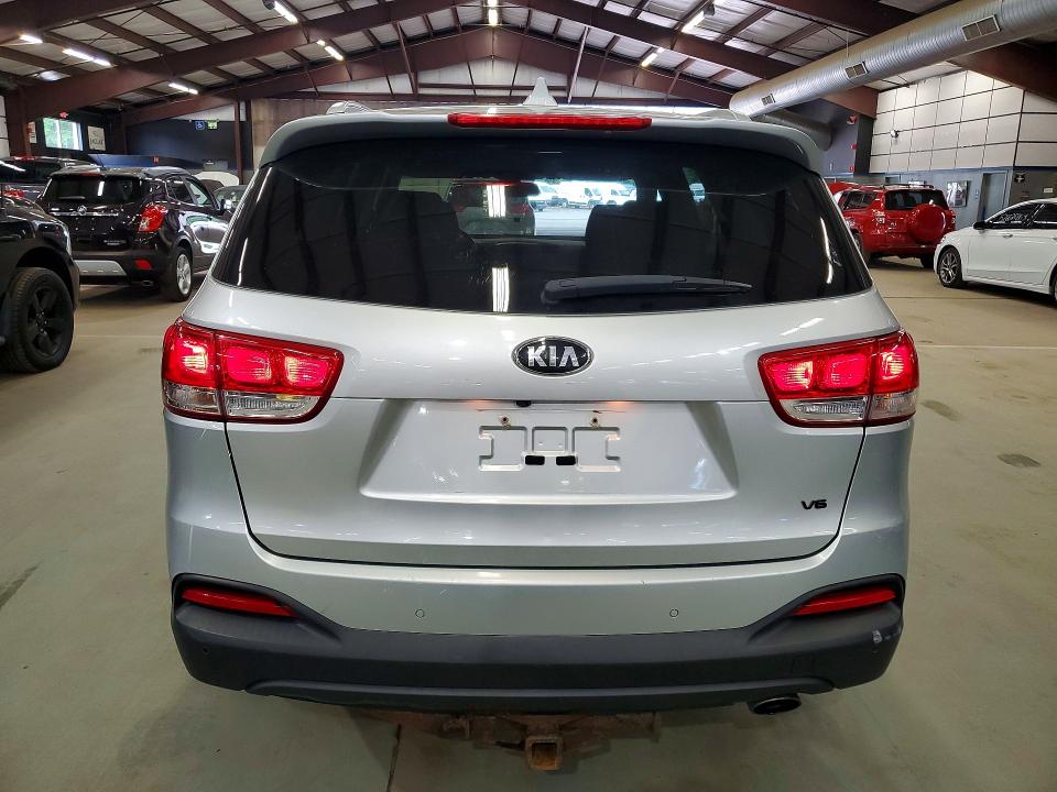 2016 Kia Sorento VIN 5XYPGDA50GG161920 COPART salvage auction — MINOR DENT/SCRATCHES, NH - CERTIFICATE OF TITLE, sold $2,600 on 2026-07-02 (photo 6)