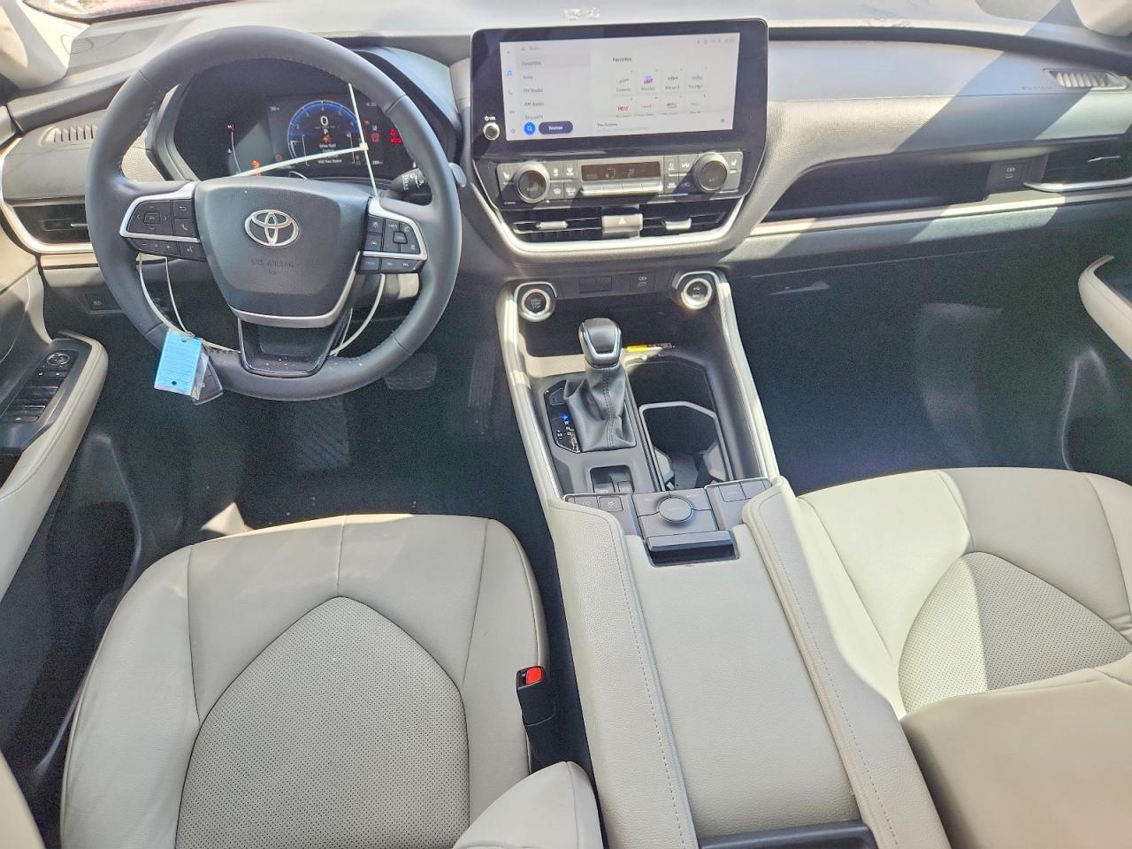 2024 Toyota Highlander VIN 5TDAAAA52RS010850 COPART salvage auction — Minor Dent/Scratches, TX - CERTIFICATE OF TITLE, sold $29,750 on 2026-07-08 (photo 8)