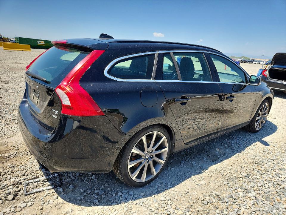 2015 Volvo V60 VIN YV1612SB4F1189766 COPART salvage auction — UNDERCARRIAGE, Co - Dis/Dlr/Exp Only Clean Title, sold $950 on 2026-07-09 (photo 3)