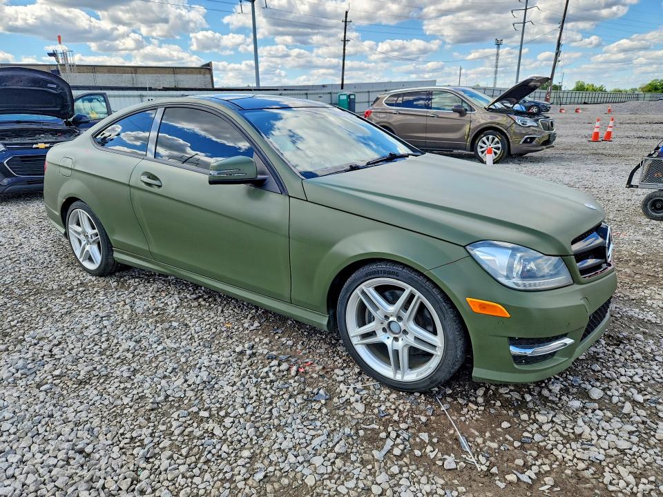 2014 Mercedes-benz C-klasse VIN WDDGJ8JB7EG292681 COPART salvage auction — FRONT END, Oh - Certificate Of Title (P), sold $6,800 on 2026-07-07 (photo 4)