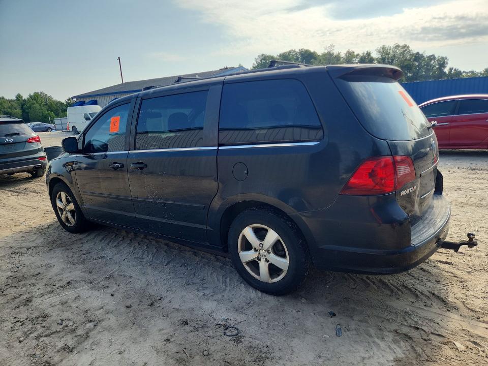 2011 Volkswagen Routan VIN 2V4RW3DG8BR717680 COPART salvage auction — MINOR DENT/SCRATCHES, Fl - Certificate Of Title, sold $125 on 2026-07-31 (photo 2)