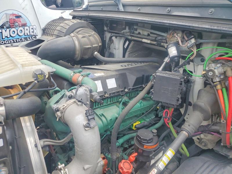 2021 Volvo Vnr VIN 4V4WC9EH2MN277069 COPART salvage auction — NORMAL WEAR, NC - CERTIFICATE OF TITLE, sold $12,700 on 2026-07-11 (photo 7)