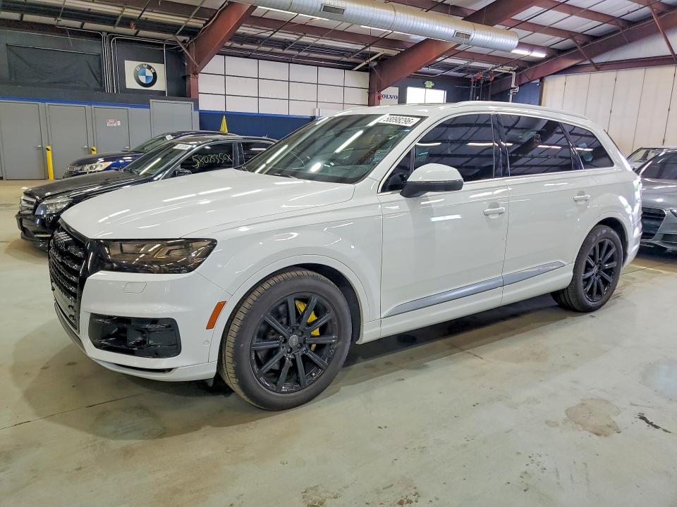 2019 Audi Q7 VIN WA1VAAF76KD004542 COPART salvage auction — MINOR DENT/SCRATCHES, Mi - Certificate Of Title (P), sold $8,400 on 2026-07-16 (photo 1)