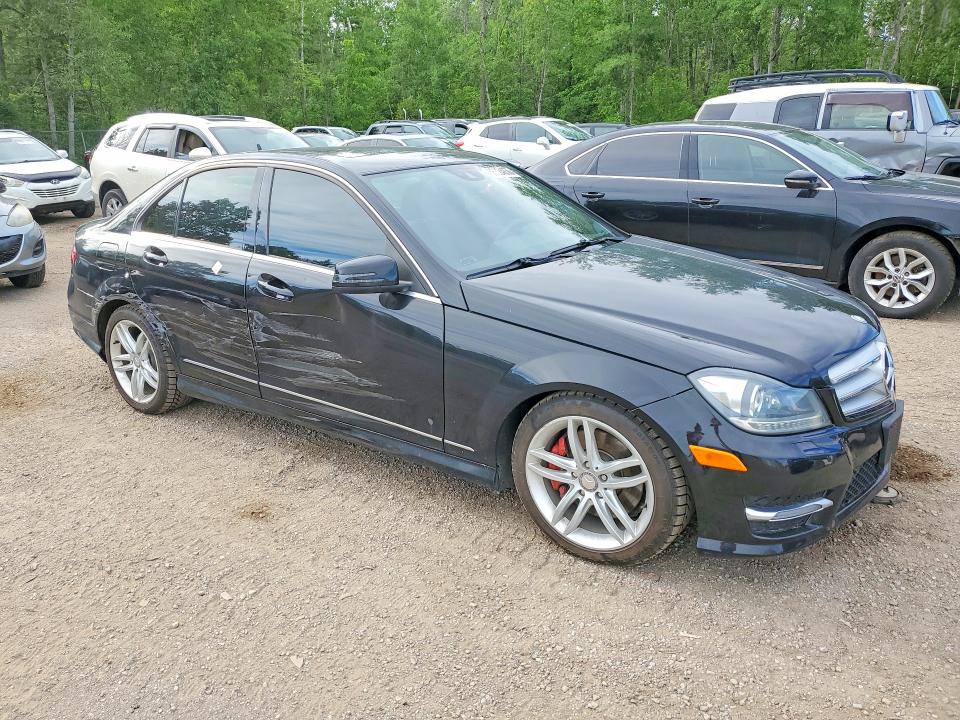 2013 Mercedes-benz C-klasse VIN WDDGF8ABXDA813914 COPART salvage auction — SIDE, On - Permit No Brand - Unfit, sold $1,550 on 2026-07-09 (photo 4)