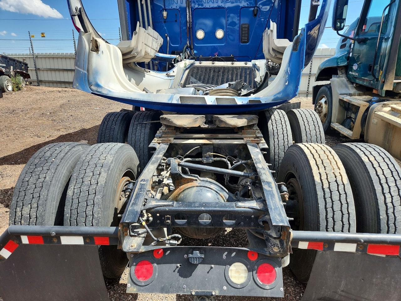 2021 International LT VIN 3HSDZAPR2MN201422 COPART salvage auction — Front End, CO - SALVAGE TITLE, sold $7,000 on 2026-07-09 (photo 6)