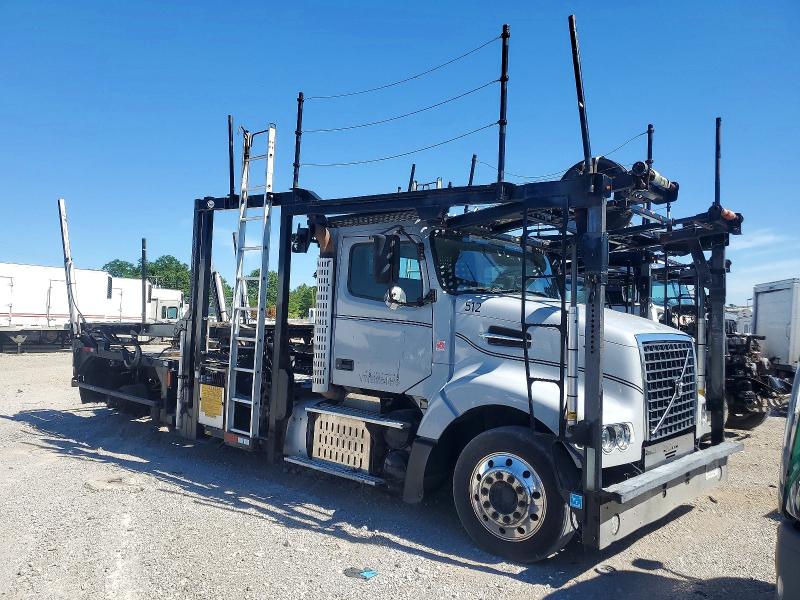 2014 Volvo Vah VIN 4V5RC9DG4EN164470 COPART salvage auction — MINOR DENT/SCRATCHES, KY - CERTIFICATE OF TITLE (P), sold $7,500 on 2026-07-27 (photo 1)